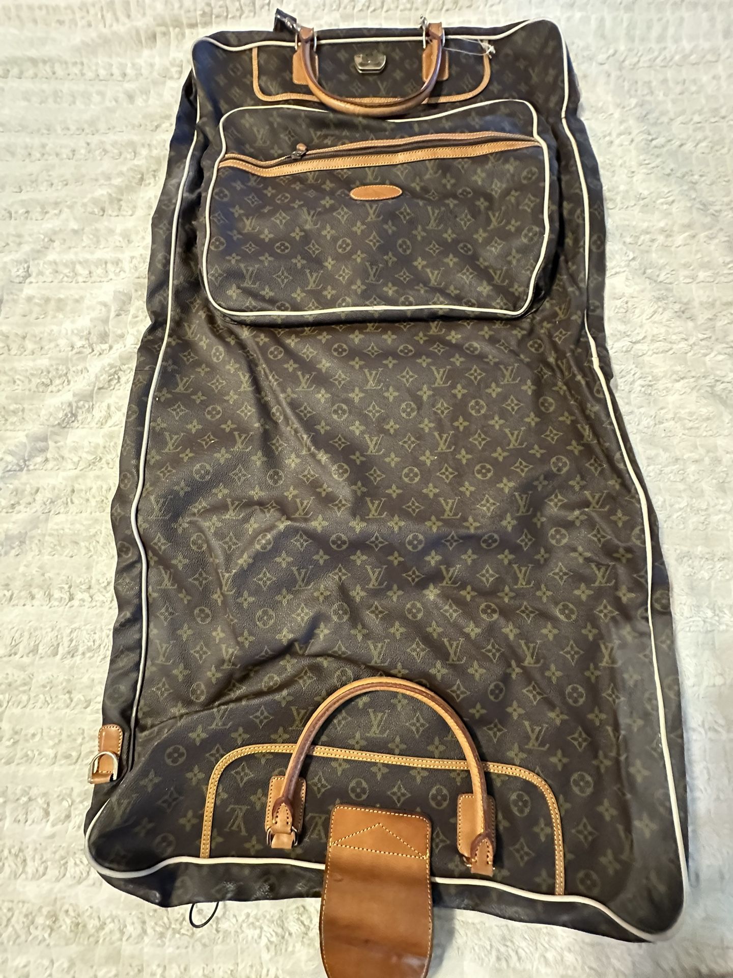 Louis Vuitton, rare vintage garment bag