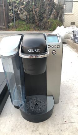 Keurig coffee maker with pod storage