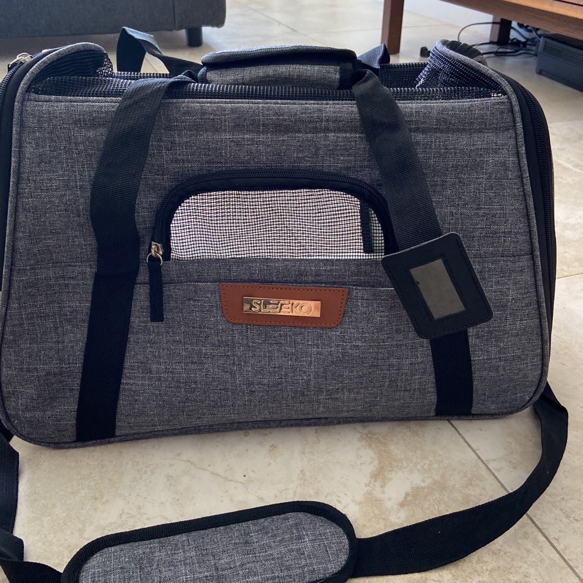 Sleeko pet sale carrier