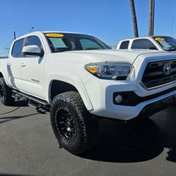 2017 TOYOTA TACOMA DOUBLE CAB SR5 PICKUP 4D 5FT 
