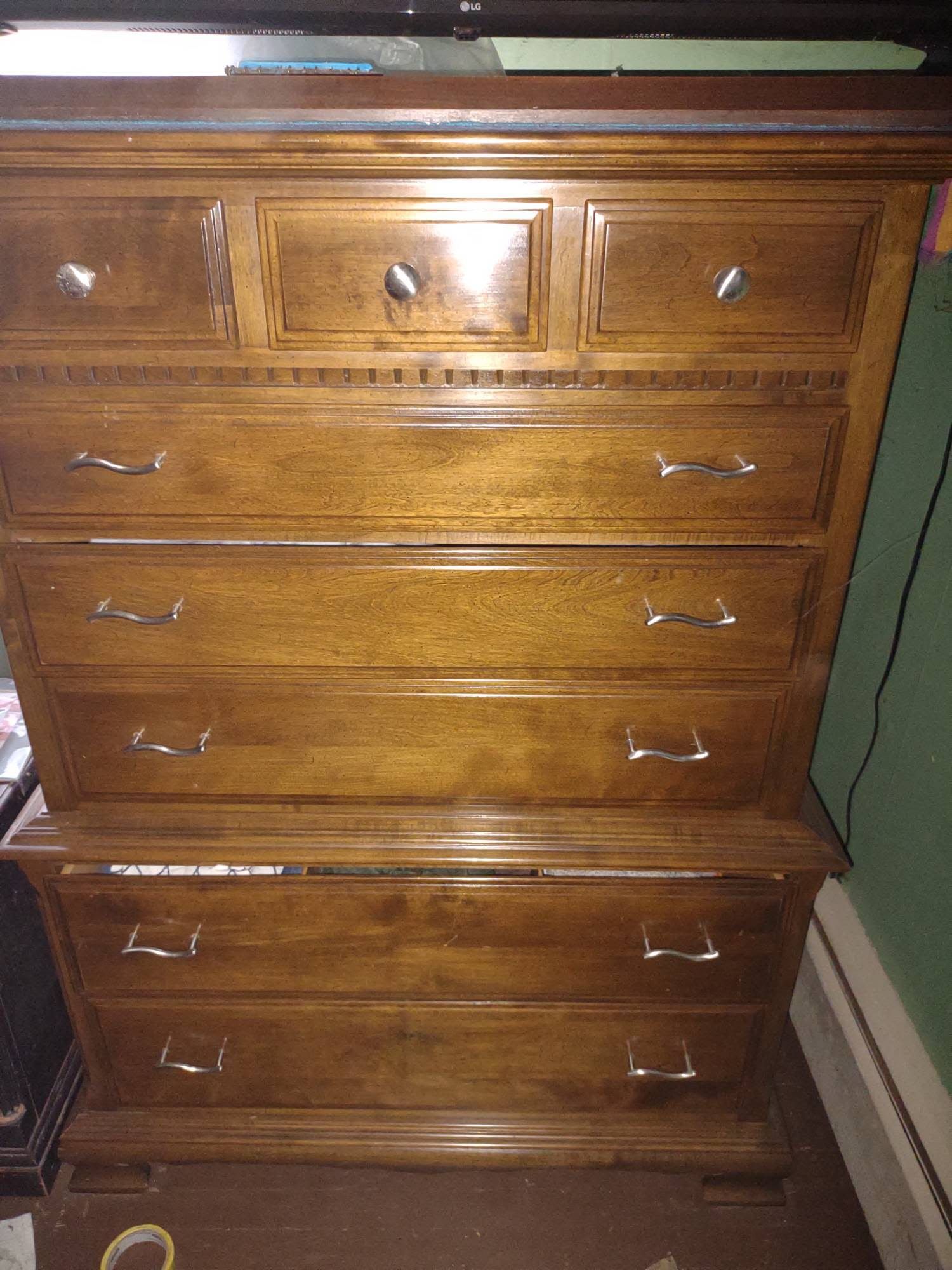 Vintage Solid Wood & Sturdy Ethan Allen Dresser - in Excellent Condition