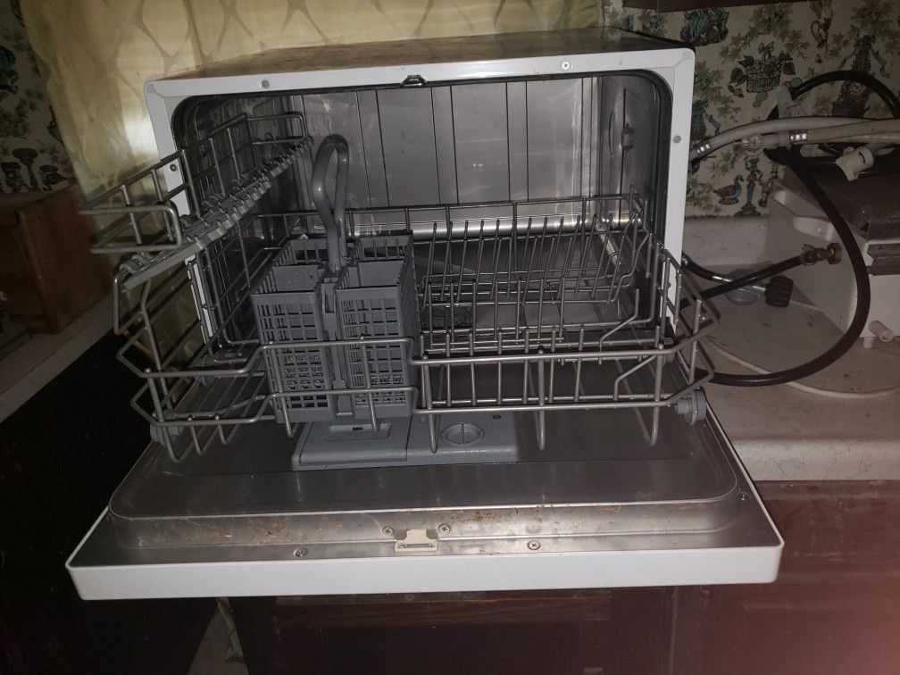Danby portable countertop dishwasher