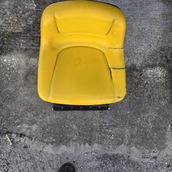 ((READ AD))((SEAT Johndeere)) Riding Mower 