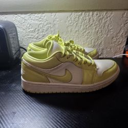 Jordan 1 Low Limelight 