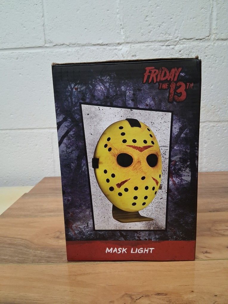 Paladone Free Standing And Wall Mountable Friday The 13th Mask Desk Light