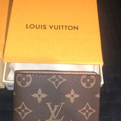 Louis Vuitton wallet NEO PORTE CARTES for Sale in Frisco, TX - OfferUp