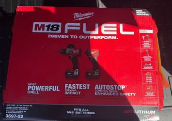 Milwaukee Fuel M18 Drill Set