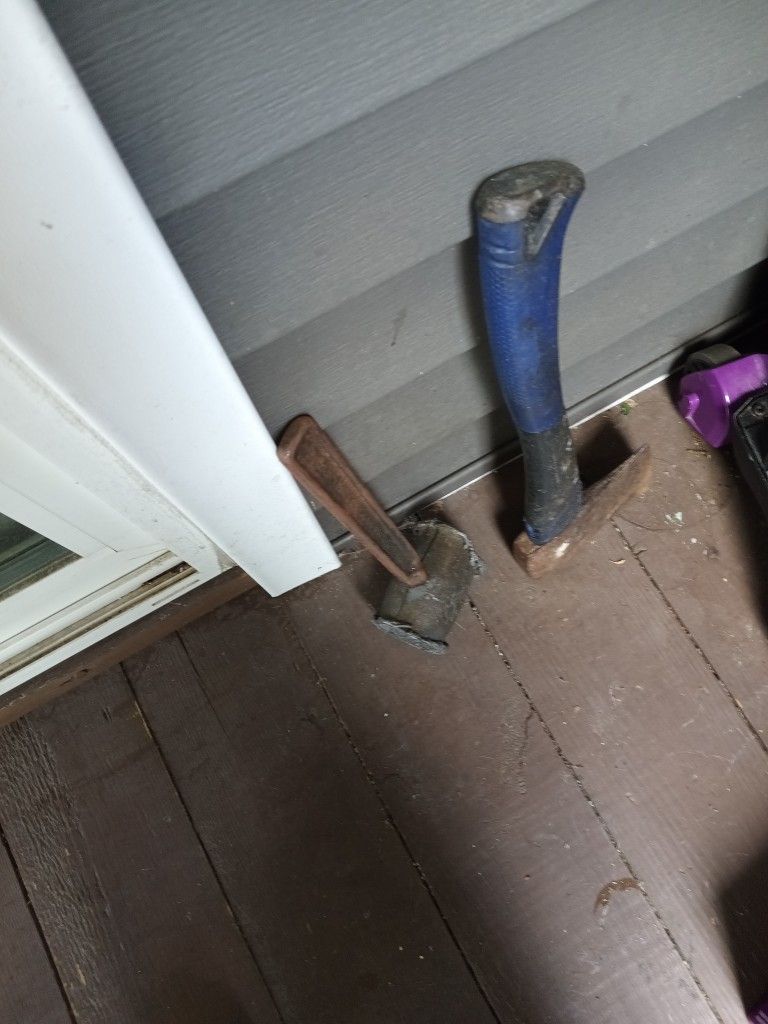 Lead Hammer .If You Can't UseThe Hammer Melt Down 4 Scrap.Lead Weights