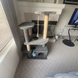 Cat Tree Barely Used