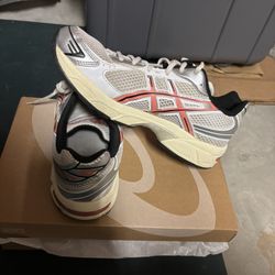 Used Men's 8.5 Asics 1130