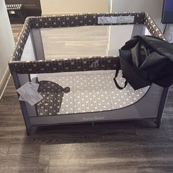 Baby play pen