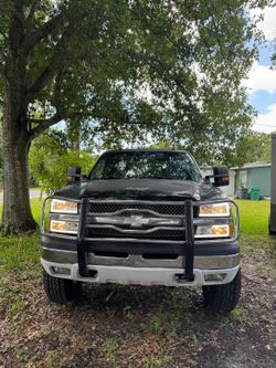 2003 Chevrolet Silverado 2500 gas truck