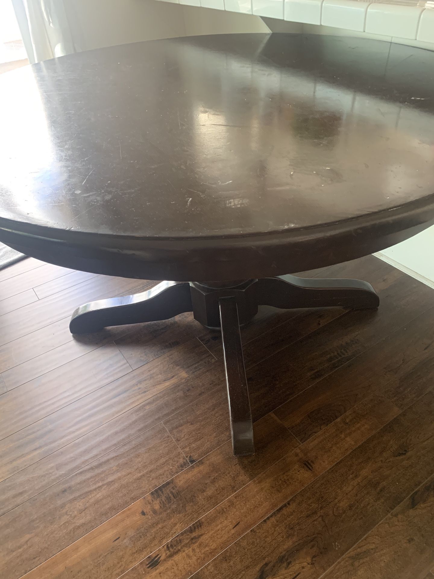 Round Dining Table With 6 Chairs