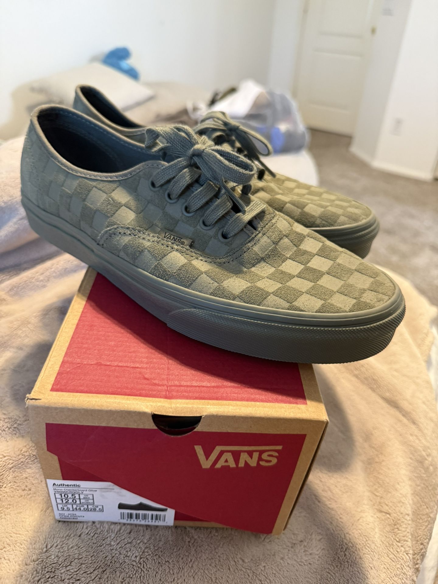  Vans (never worn) 