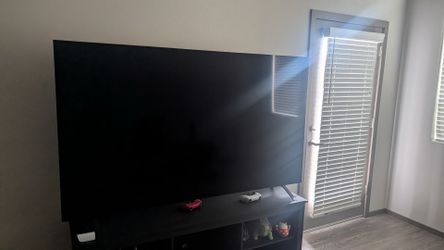 2024 LG 77" B4 OLED 4K Smart TV - Like New & Super Thin