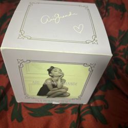 Ariana Grande perfume