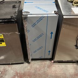Open Box In Scratch And Dent Icemakers In Refrigerators