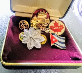 Military 1950 vintage pins these are authentic