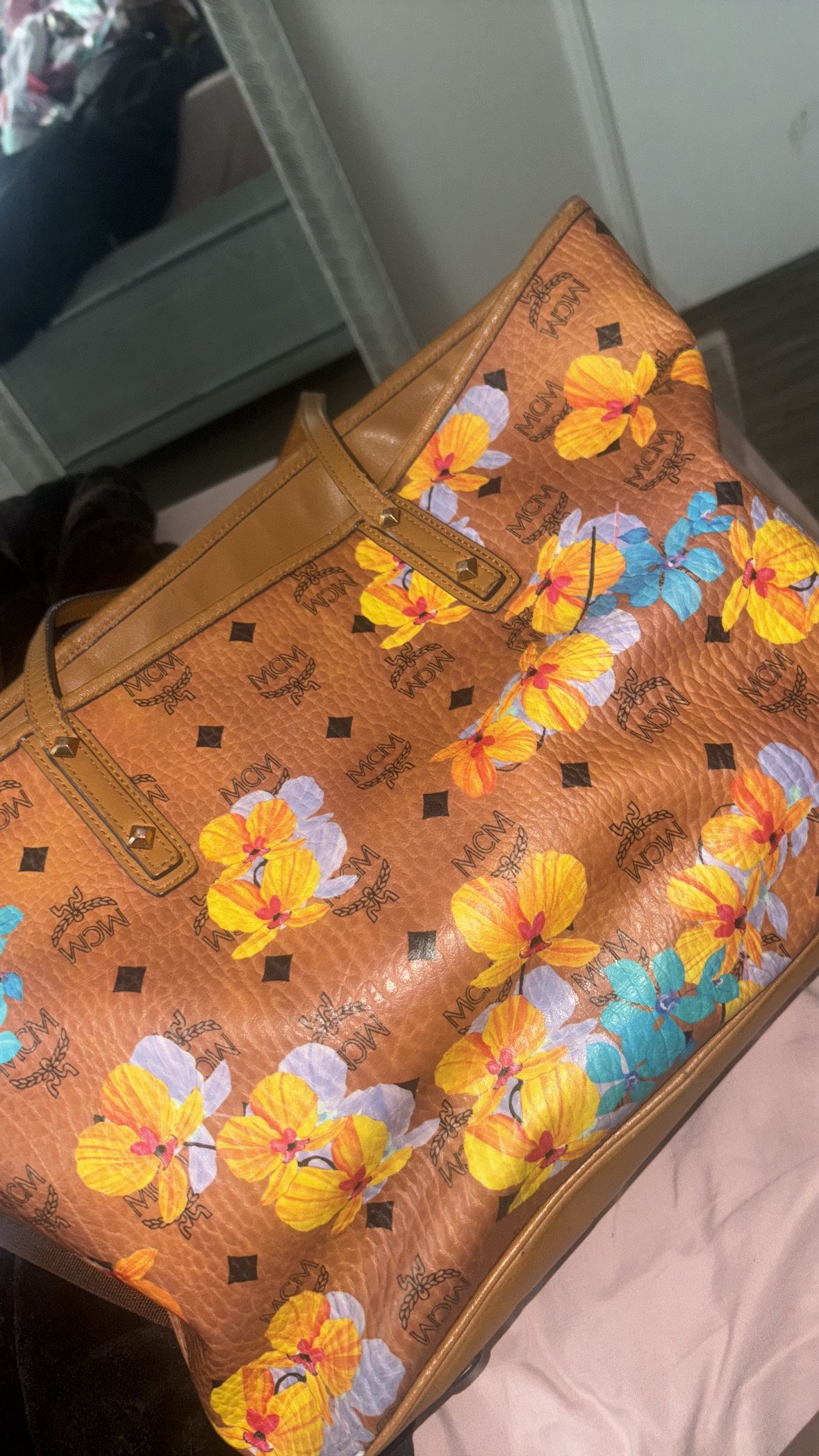 MCM FLORES TOTE BAG