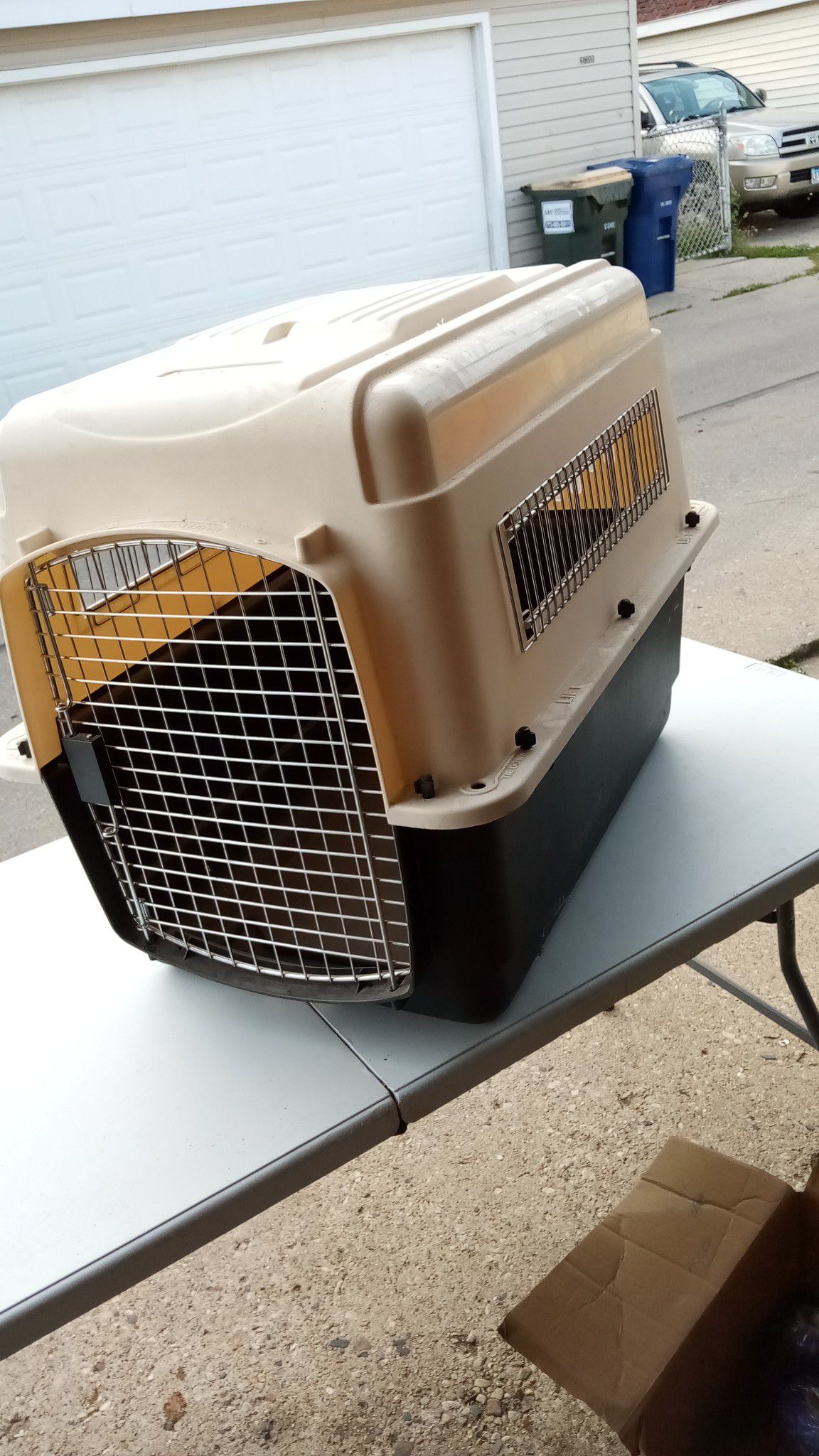 Petmate vari-kennel ultra Dog crate- kennel