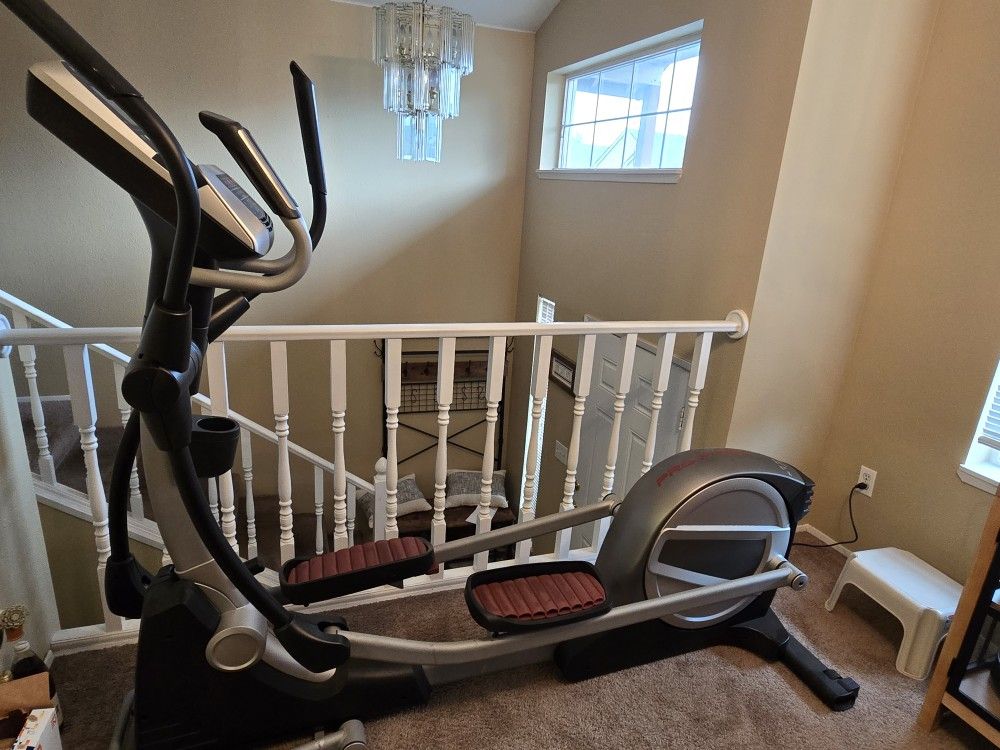 Pro-Form Smart Strider 935 Elliptical