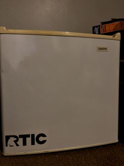 Mini Fridge 🥶❄️