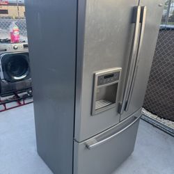 Kenmore Fridge 36x30x68