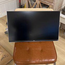 SCREEN ONLY LG MONITOR (USED) MODEL 27UD69P