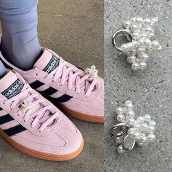 🤍 Pearl Shoelace Charms – Matching Pair ✨