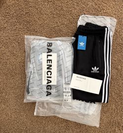 Balenciaga x Addias sweat pants (M)