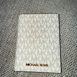 Michael Kors Passport Wallet 