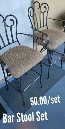 Swivel Bar Stools