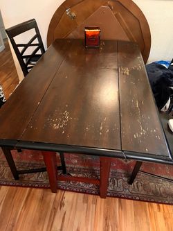 Free dining table and chair’s