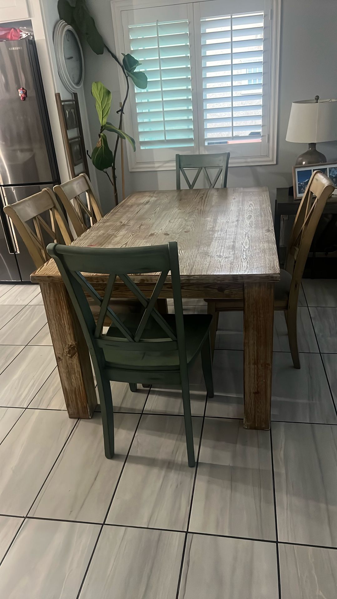 Dinning Table With Chairs