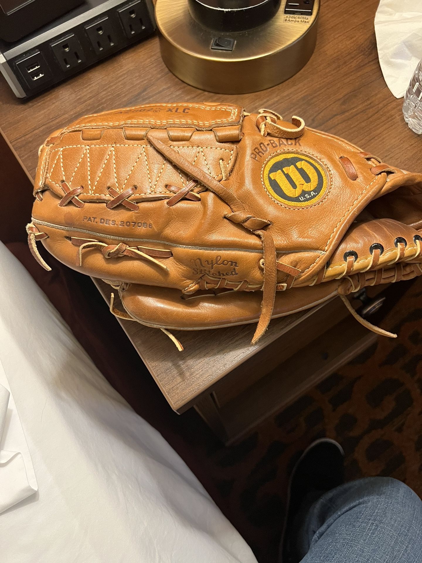 Wilson A2002 XLC  Left Handed Mitt
