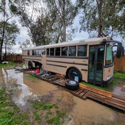 2005 Thomas Bus Skoolie 40ft