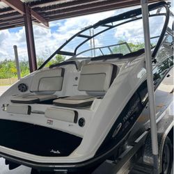 2013 Yamaha 242 Limited S – Freshwater • Ultra-Low Hours