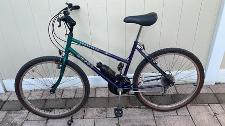 26” Huffy Evolution 21 Speed mountain bike