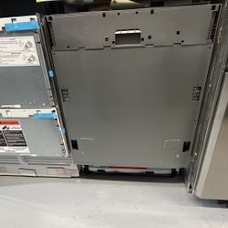 New Viking 24” Fully Integrated Panel-Ready Built-In Dishwasher Brand: Viking Model: FDWU524