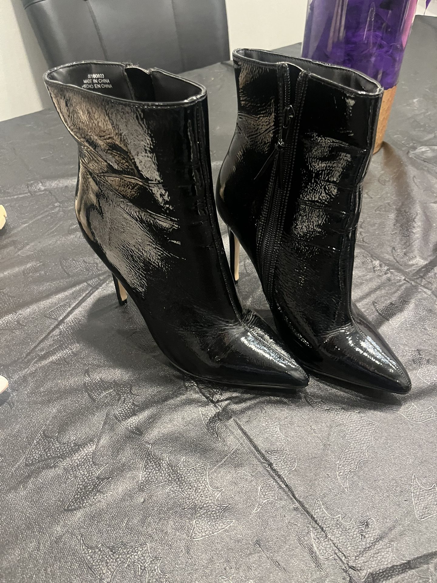 Black, shiny patent leather boots size 8