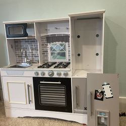 Play Kitchen