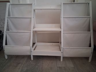 Kids bookshelve