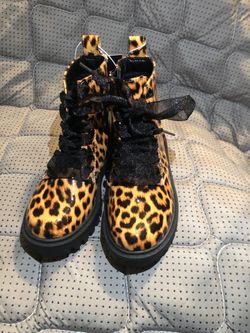 Girls leopard print Boots