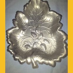 

Silver Plate Metal Strawberry Berry Leaf Shaped Candy Dish Bowl Plate-

