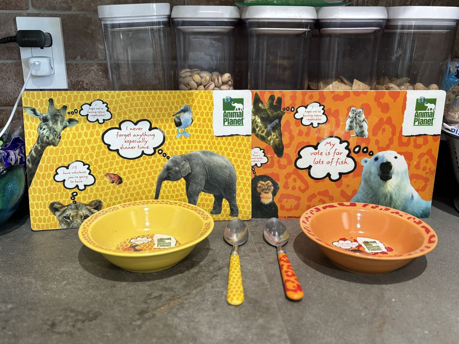 Vintage animal planet, placemats with matching bowls & spoons $10 for all