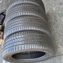 255/45R20 Pirelli 🏁vendo set de llantas  exelente condicion con instalación incluida‼️🛞