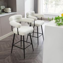 Brand New 360° Swivel ONEVOG Counter Height Bar Stools – White Bouclé Sherpa
