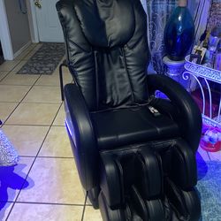 Cozzia Massage Chair