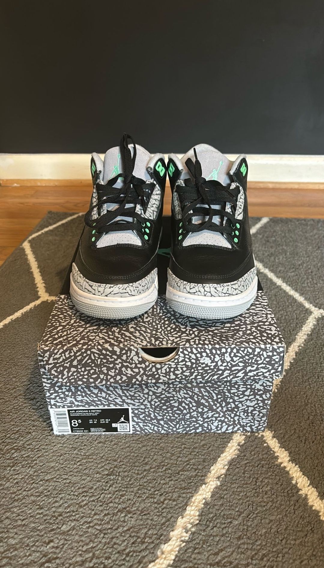 Air Jordan 3 Retro Glow Size 8.5