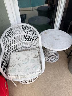 Russell Woodard patio chair and table spun fiberglass